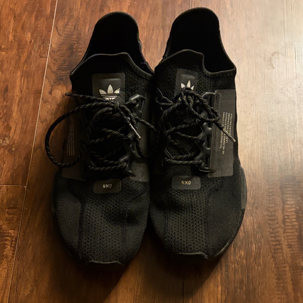 2019 Adidas NMD_R1 V2 'Triple Black' size 11